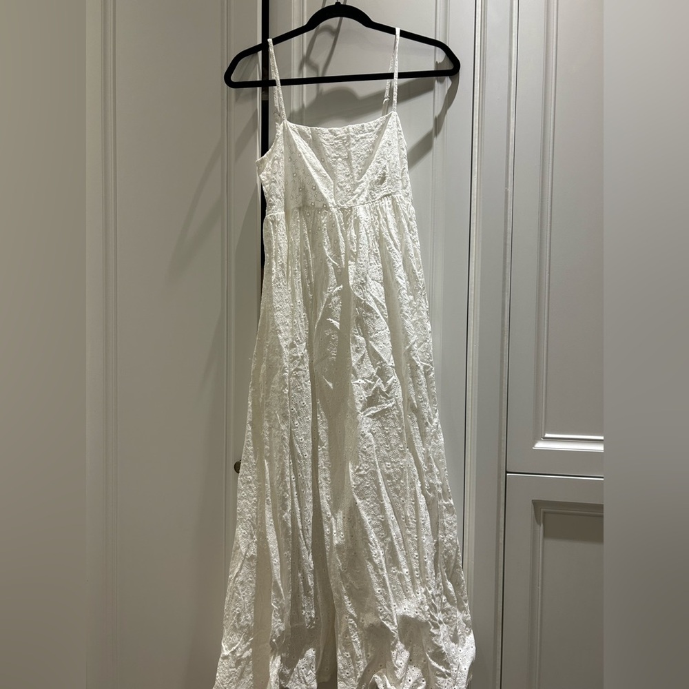 Elegant White Maxi Dress